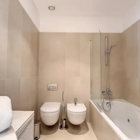 Upscale By Lovelystay דירה פונשל