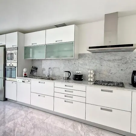 דירה Upscale By Lovelystay פונשל
